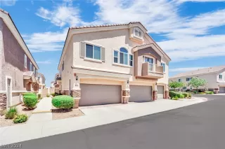 Photo #2: 2585161 Listing