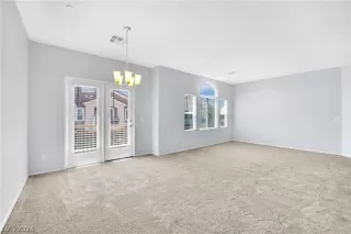 Photo #3: 2585161 Listing