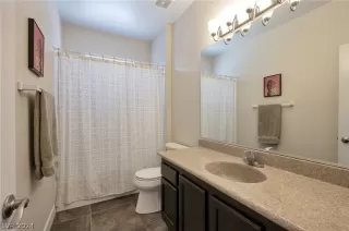 Photo #2: 2585167 Listing