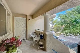 Photo #4: 2585177 Listing