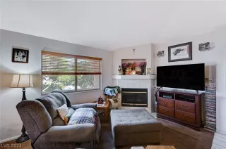 Photo #5: 2585177 Listing