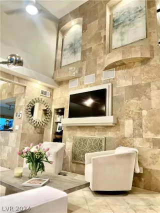 Photo #1: 2585181 Listing 