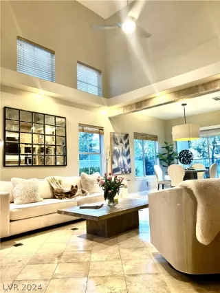 Photo #2: 2585181 Listing 