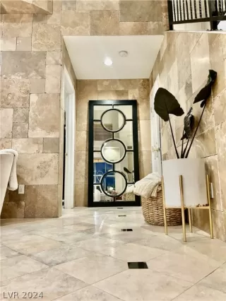 Photo #5: 2585181 Listing 