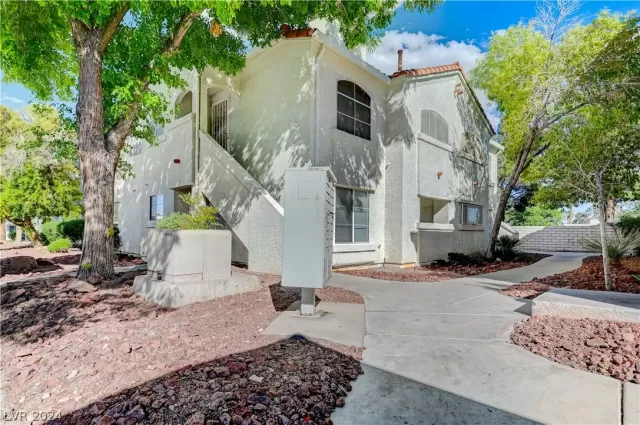 MLS: 2585186 Condo For Sale