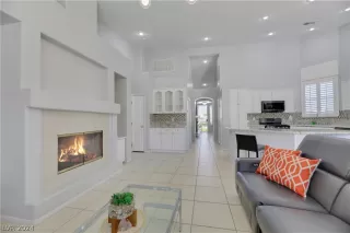 Photo #5: 2585191 Listing 