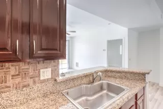 Photo #4: 2585195 Listing 