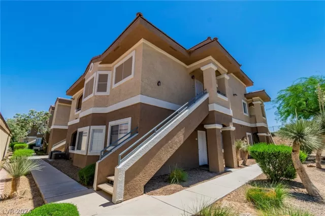 MLS: 2585207 Condo For Sale