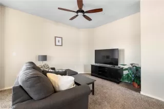 Photo #2: 2585207 Listing