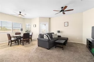 Photo #4: 2585207 Listing