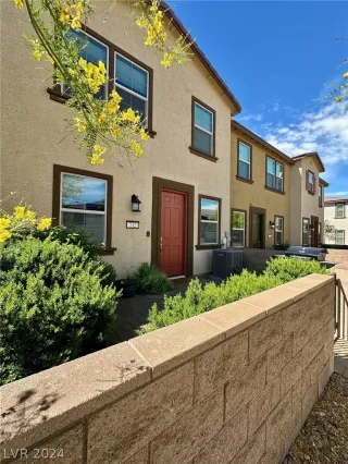 Photo #2: 2585209 Listing 