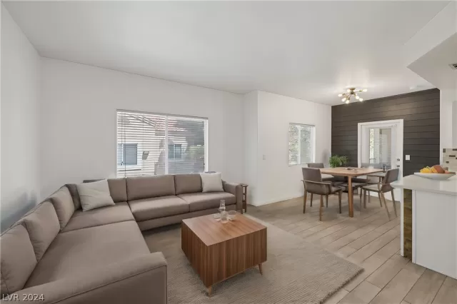 MLS: 2585285 Condo For Sale