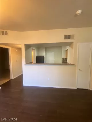 Photo #5: 2585287 Listing 