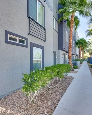 Photo #3: 2585289 Listing 