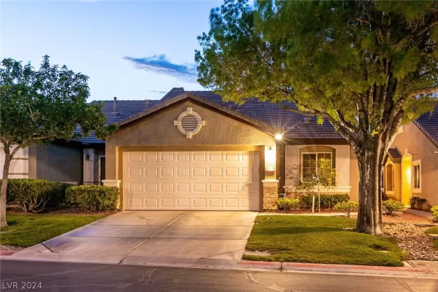 MLS: 2585290 Condo For Sale