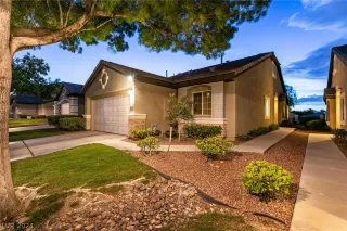 Photo #2: 2585290 Listing