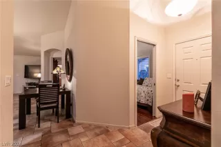 Photo #4: 2585290 Listing