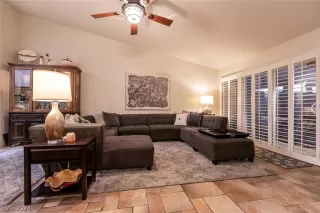 Photo #6: 2585290 Listing