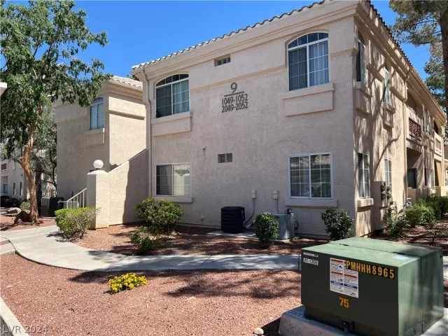 MLS: 2585301 Condo For Sale