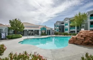 Photo #5: 2585307 Listing 