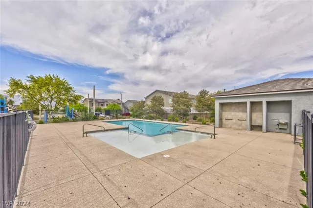 MLS: 2585317 Condo For Sale