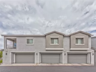 Photo #3: 2585317 Listing