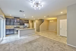 Photo #5: 2585317 Listing