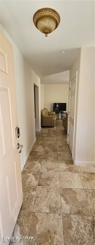 Photo #6: 2585318 Listing 