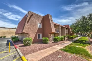 Photo #1: 2585327 Listing