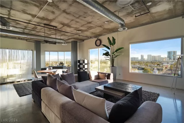 MLS: 2585333 Condo For Sale