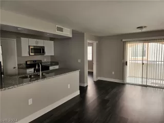 Photo #3: 2585339 Listing 