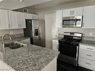 Photo #5: 2585339 Listing 