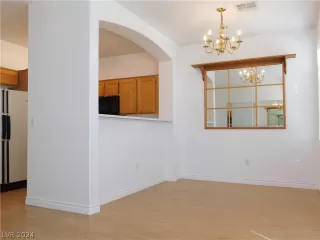 Photo #5: 2585359 Listing 