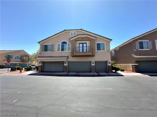 Photo #1: 2585365 Listing 