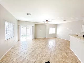 Photo #5: 2585365 Listing 