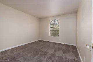 Photo #5: 2585367 Listing 