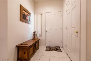 Photo #6: 2585381 Listing