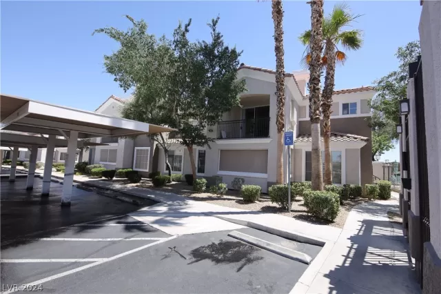 MLS: 2585383 Condo For Sale