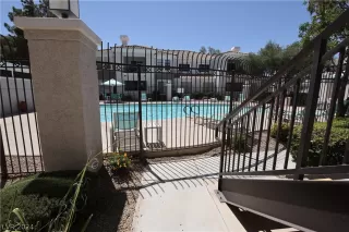 Photo #2: 2585383 Listing 