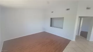 Photo #2: 2585384 Listing 