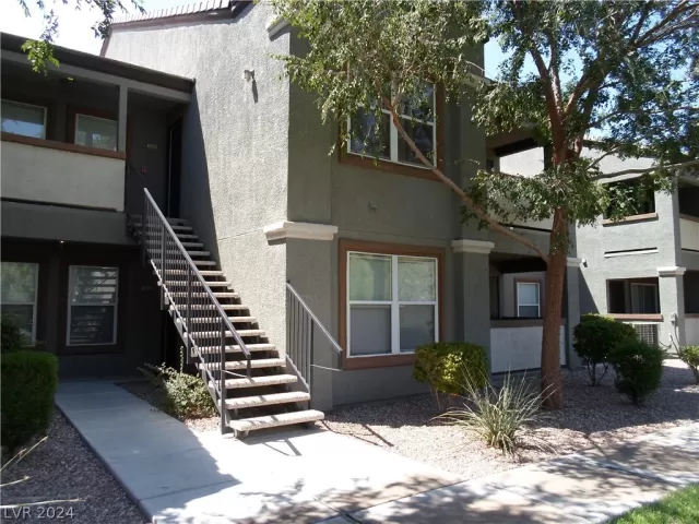 MLS: 2585392 Condo For Sale