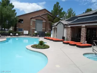 Photo #3: 2585392 Listing 