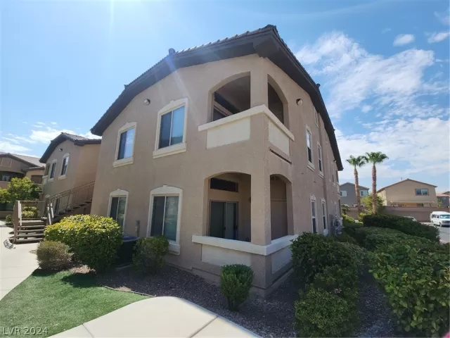 MLS: 2585393 Condo For Sale