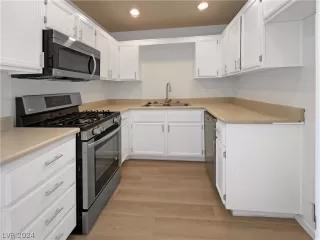 Photo #1: 2585401 Listing 