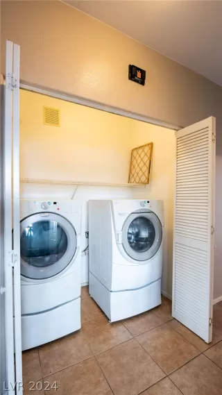 Photo #6: 2585404 Listing 