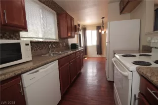 Photo #2: 2585412 Listing 