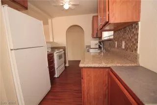 Photo #3: 2585412 Listing 