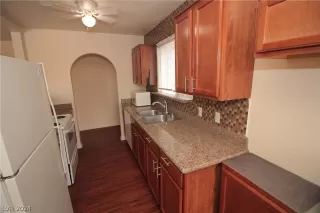 Photo #5: 2585412 Listing 