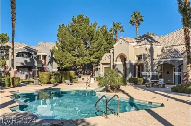 MLS: 2585414 Condo For Sale