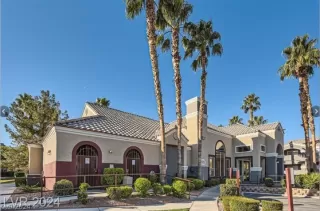 Photo #3: 2585414 Listing